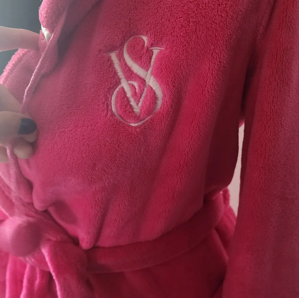 Victoria's Secret Robe - Picture 2 of 3
